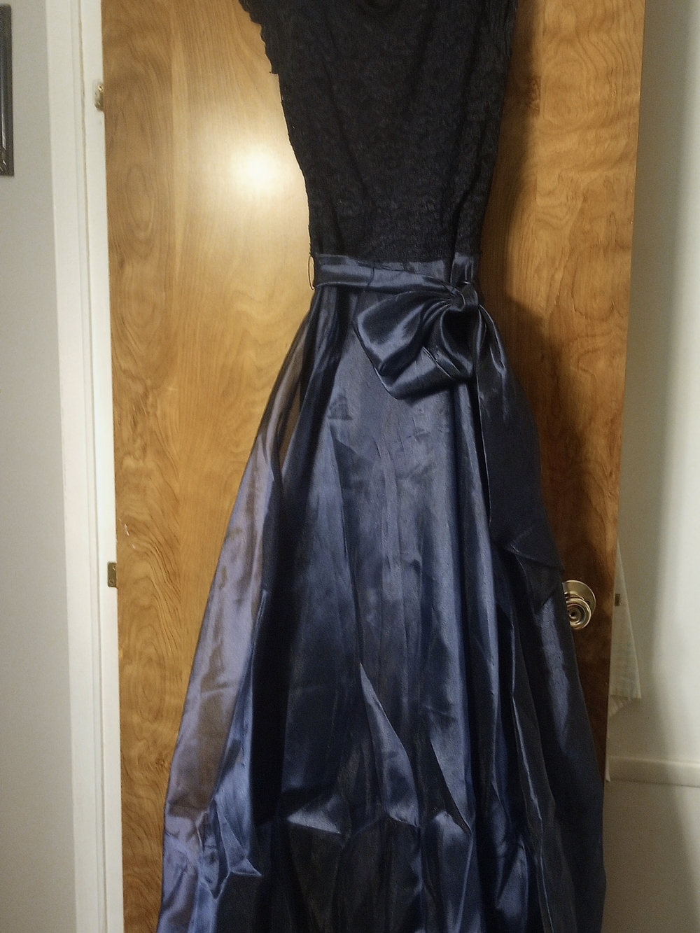 Elegant Navy Satin A-Line Dress with Bow